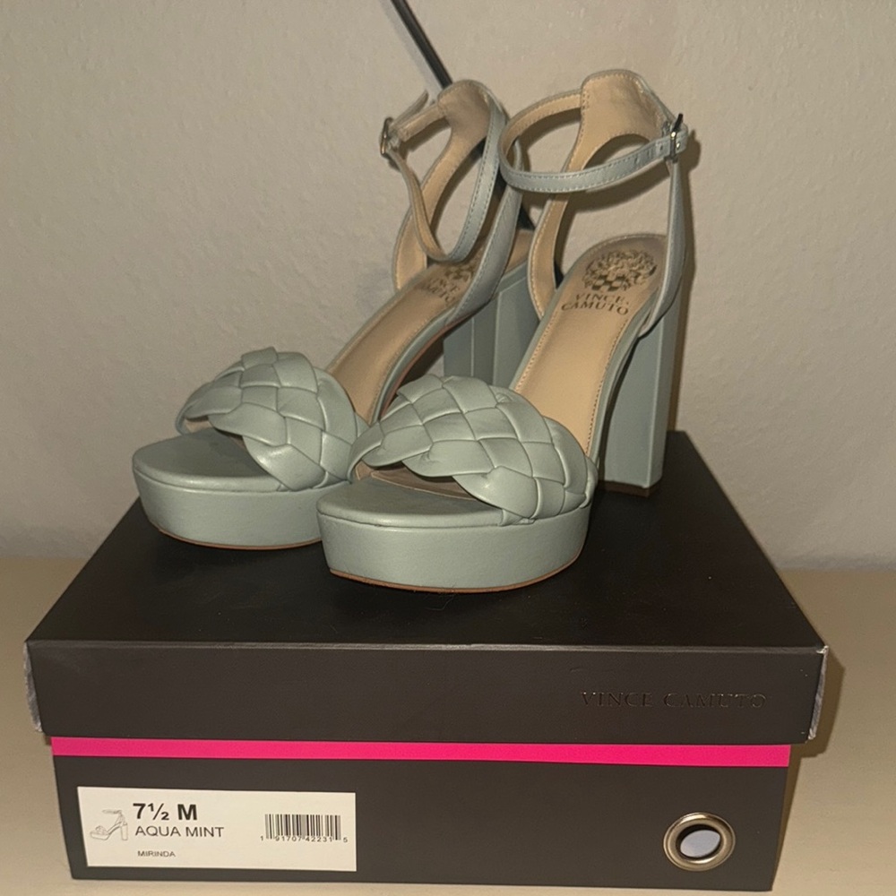 Vince Camuto Green Heels Elegant Style